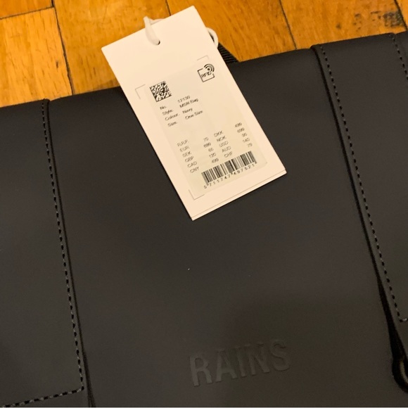 Rains MSN Bag in Navy - Picture 7 of 10